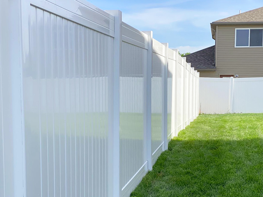 Nebraska City Nebraska vinyl privacy fencing